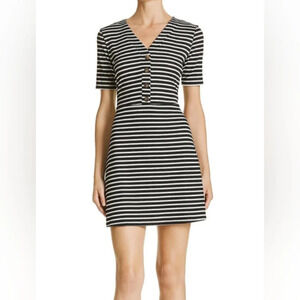 Sadie & Sage Black White Striped Short Sleeve Ribbed V-Neck Mini Dress Large